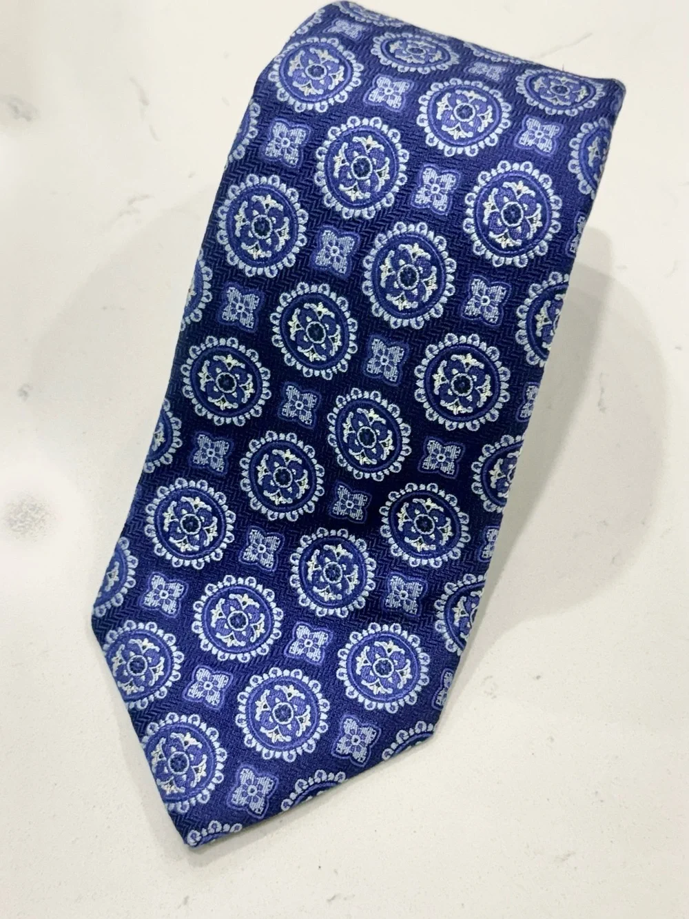 David Donahue Blue Medallion Silk Tie
